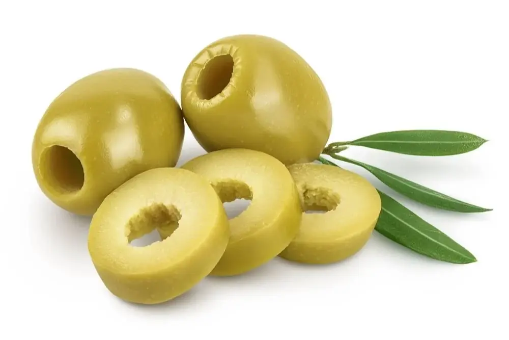 Geschnittene grüne Oliven