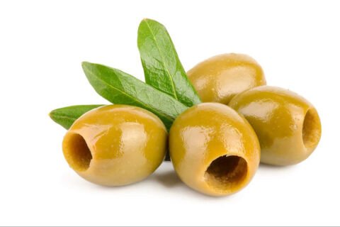 Entsteinte grüne Oliven