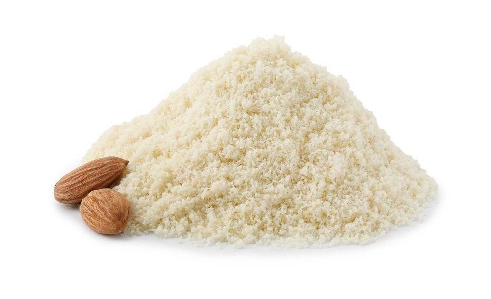 اللوز المطحون